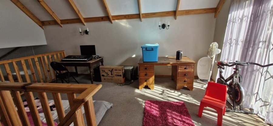 2 Bedroom Property for Sale in Langenhovenpark Free State